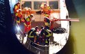 Einsatz BF Hoehenretter Koelner Seilbahn Hoehe Zoobruecke P2560